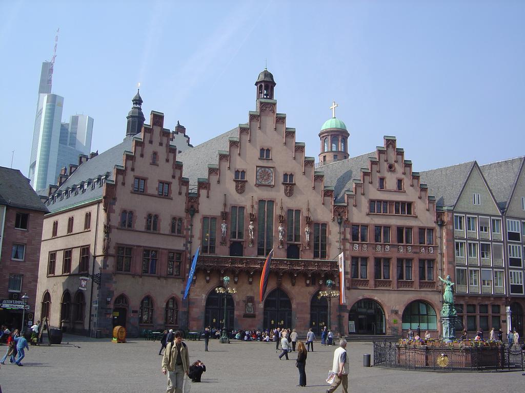 Hotel Astoria Frankfurt am Main Exterior photo