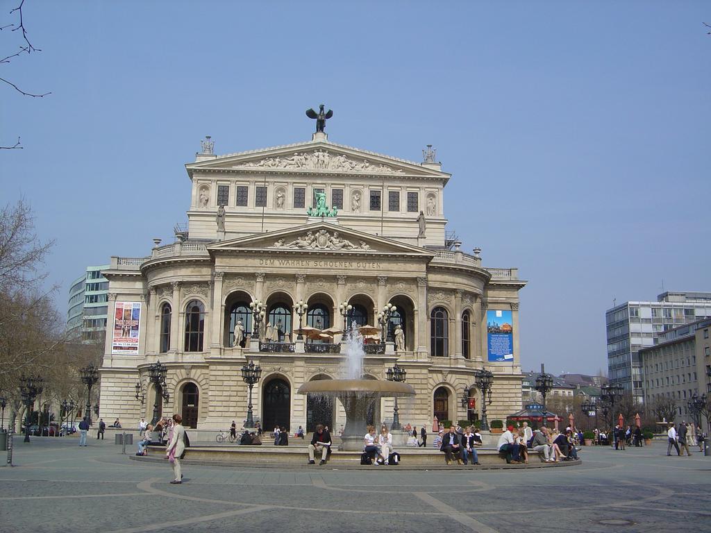 Hotel Astoria Frankfurt am Main Exterior photo