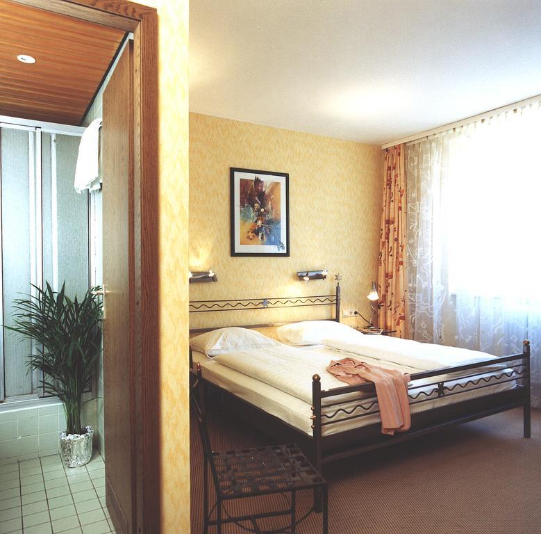 Hotel Astoria Frankfurt am Main Exterior photo