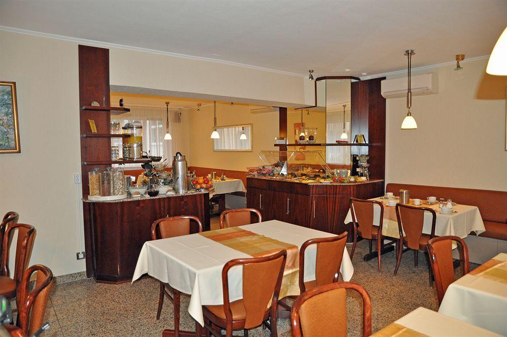 Hotel Astoria Frankfurt am Main Exterior photo