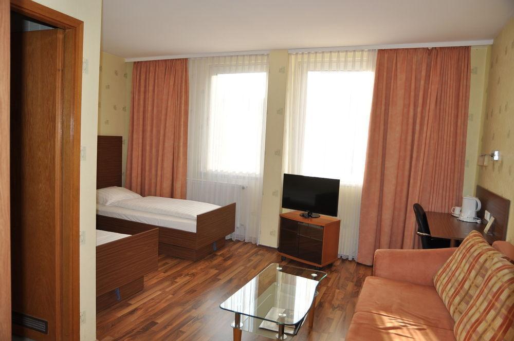 Hotel Astoria Frankfurt am Main Exterior photo