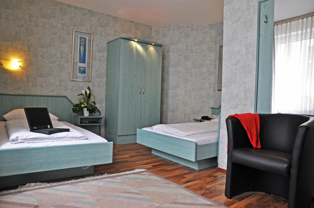 Hotel Astoria Frankfurt am Main Exterior photo